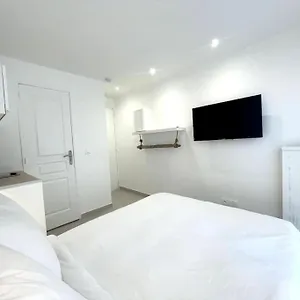apt-nid-douillet-proche-vieux-port.fr-provencehotel.com/